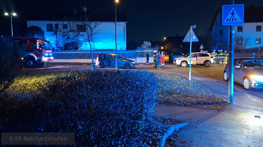 Einsatzfoto Verkehrsunfall mehrere ...